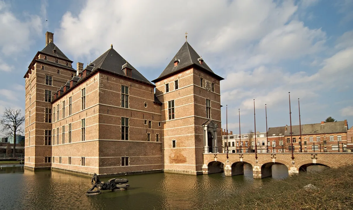 Turnhout — Ricardo Liberato / Wikimedia Commons / CC BY-SA 2.0