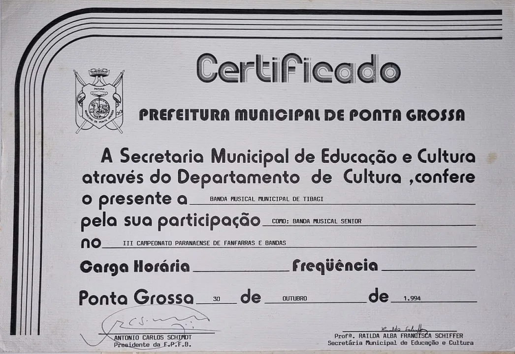 Paraná — Federação Paranaense de Fanfarras e Bandas / Organizadores do III Concurso Paranaense (emissor do certificado); Banda Mu / Wikimedia Commons / Public domain