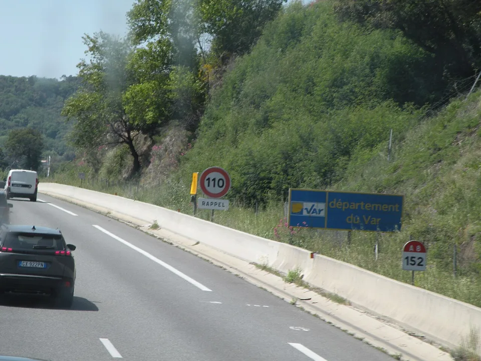 Var — Simon Pléau / Wikimedia Commons / CC BY 4.0