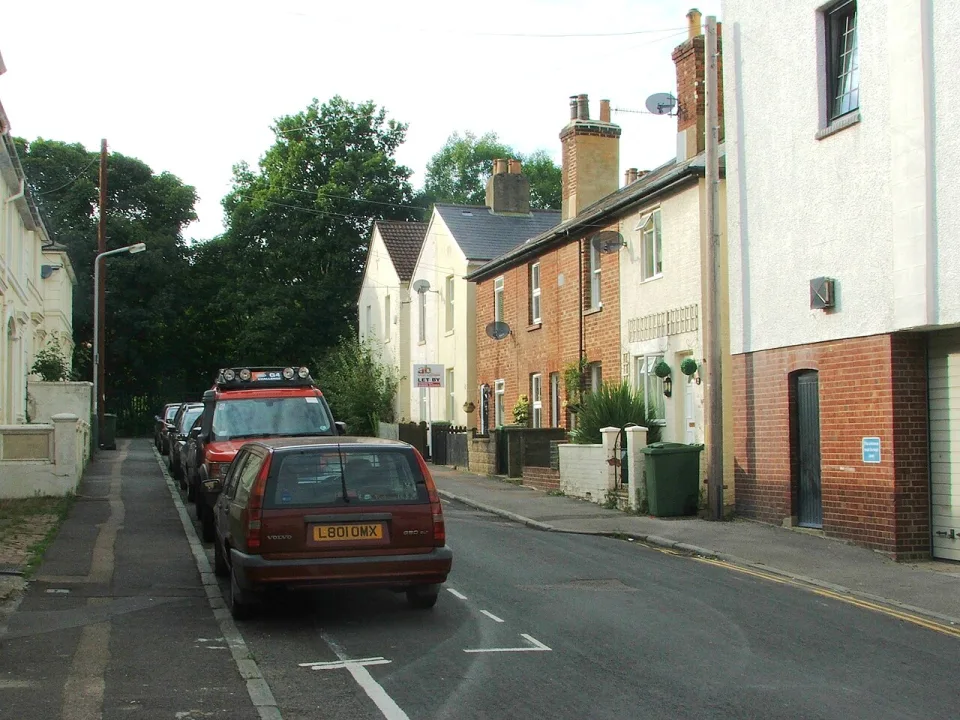 Tunbridge Wells — Chris Whippet  / Wikimedia Commons / CC BY-SA 2.0