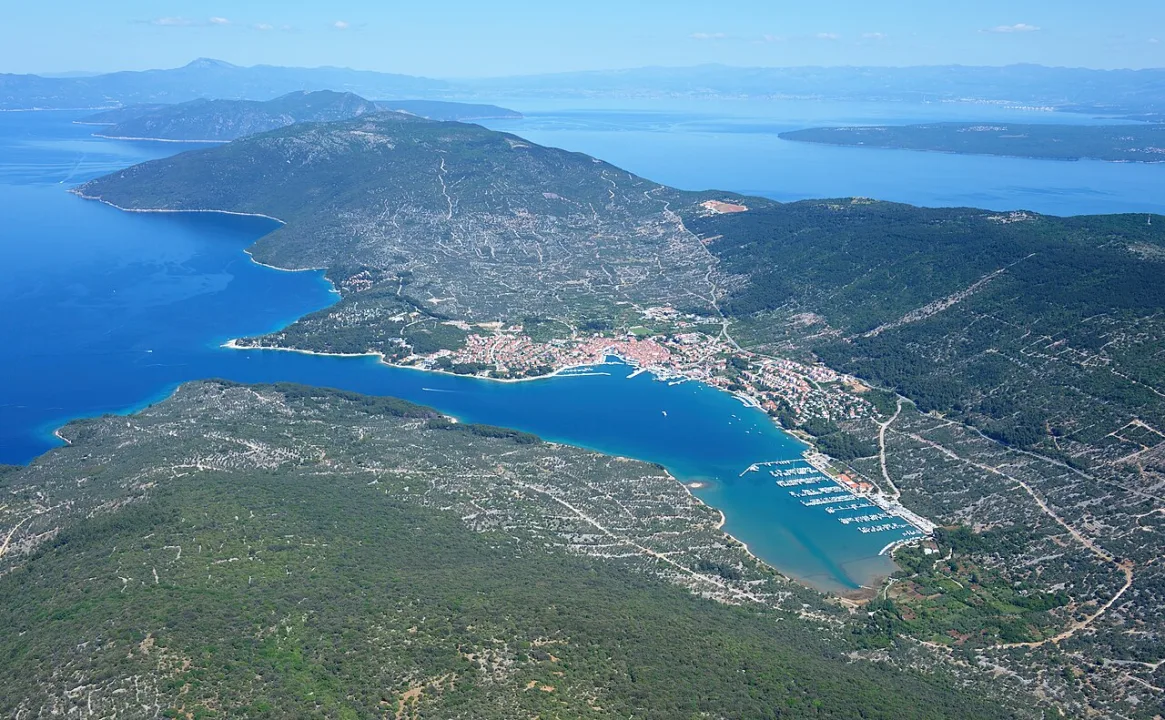 Cres — Carsten Steger / Wikimedia Commons / CC BY-SA 4.0