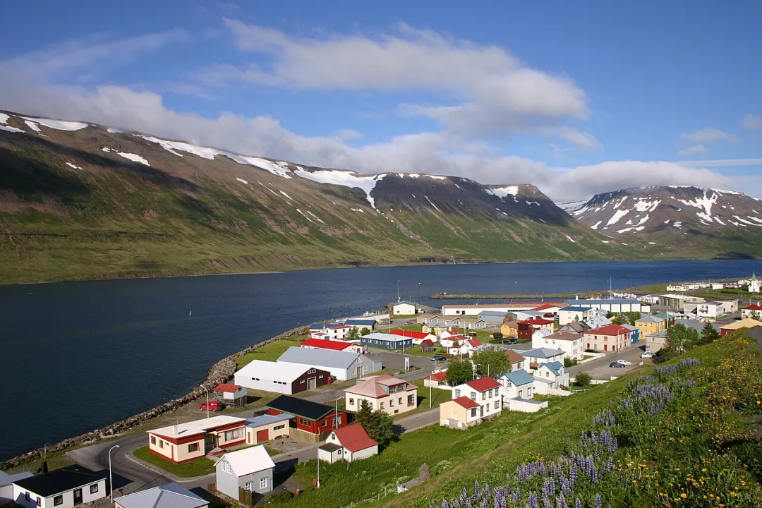 Vestfirðir — Brad Weber / Wikimedia Commons / CC BY-SA 3.0