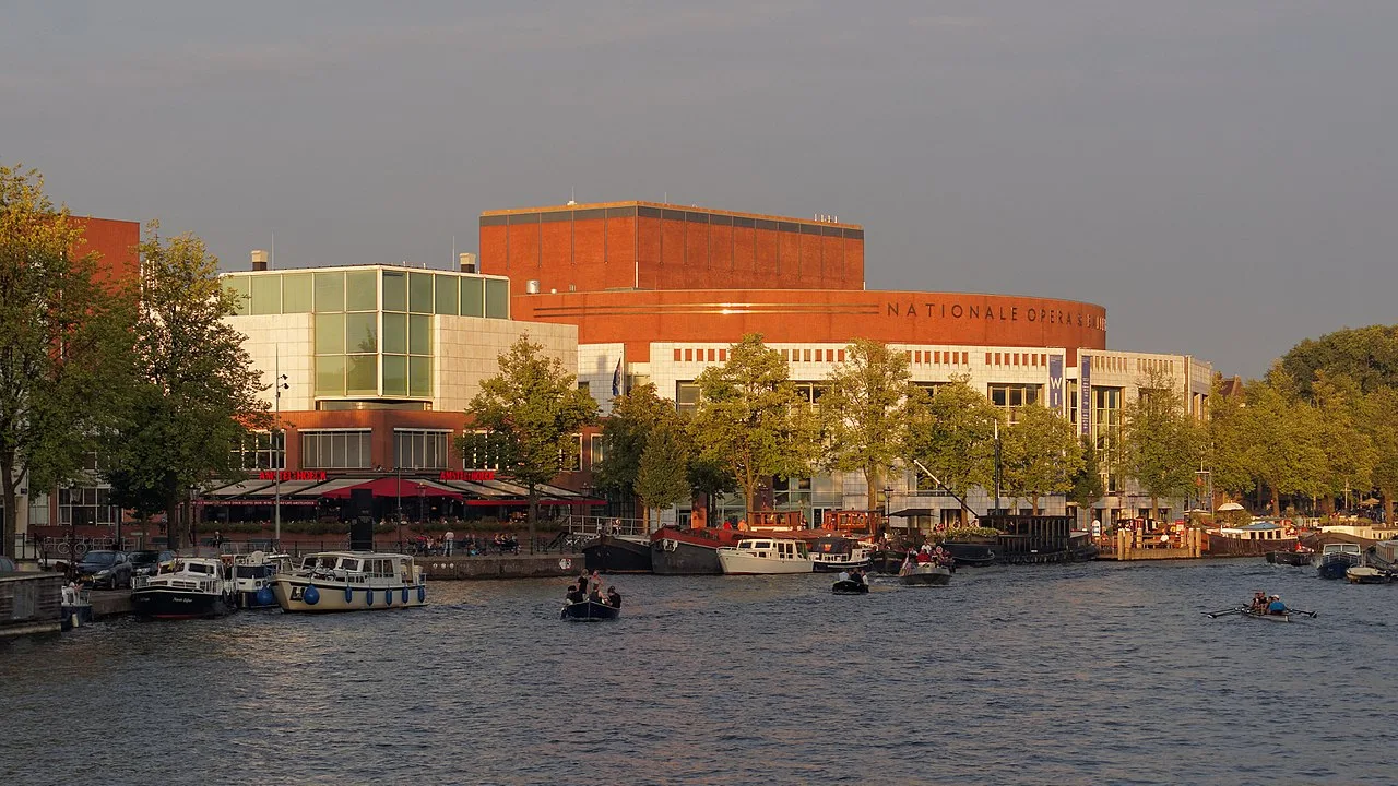 Amsterdam — C messier / Wikimedia Commons / CC BY-SA 4.0
