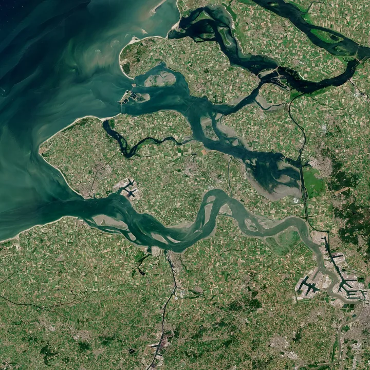 Zeeland — Copernicus Sentinel-2, ESA / Wikimedia Commons / CC BY-SA 3.0 igo