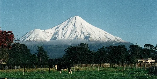 Taranaki — No machine-readable author provided. Ppe42~commonswiki assumed (based on copyright claims). / Wikimedia Commons / Public domain