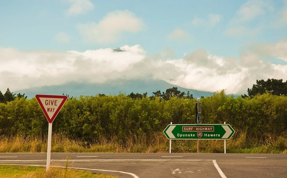 Taranaki — Phillip Capper from Wellington, New Zealand / Wikimedia Commons / CC BY 2.0