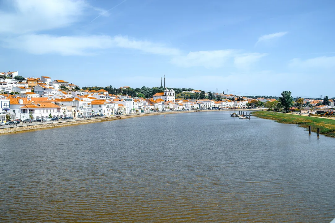 Alcácer do Sal — Michael Gaylard from Horsham, UK / Wikimedia Commons / CC BY 2.0