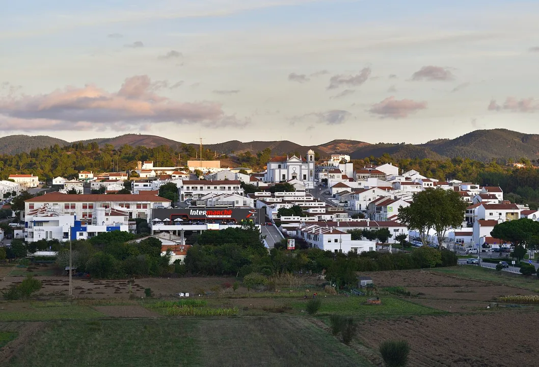 Aljezur — Bextrel / Wikimedia Commons / CC BY-SA 4.0