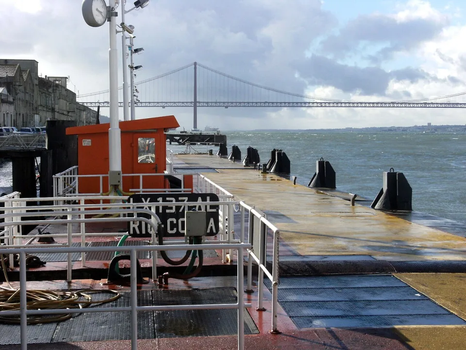 Almada — Mark Ahsmann / Wikimedia Commons / CC BY-SA 3.0