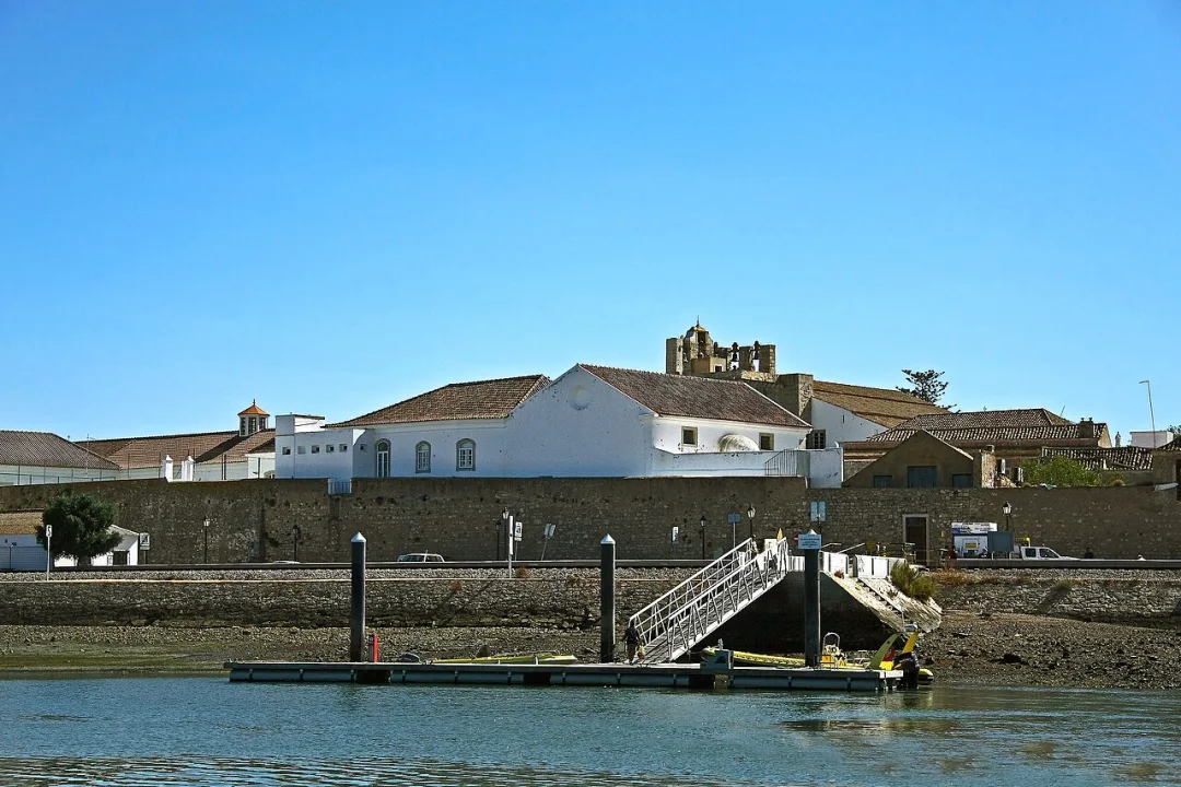 Faro — Vitor Oliveira from Torres Vedras, PORTUGAL / Wikimedia Commons / CC BY-SA 2.0
