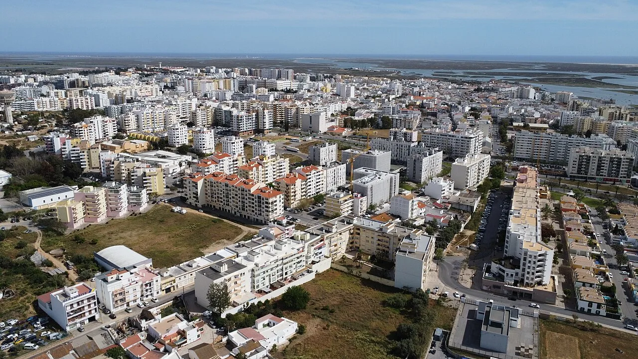 Faro — Bextrel / Wikimedia Commons / CC BY-SA 4.0