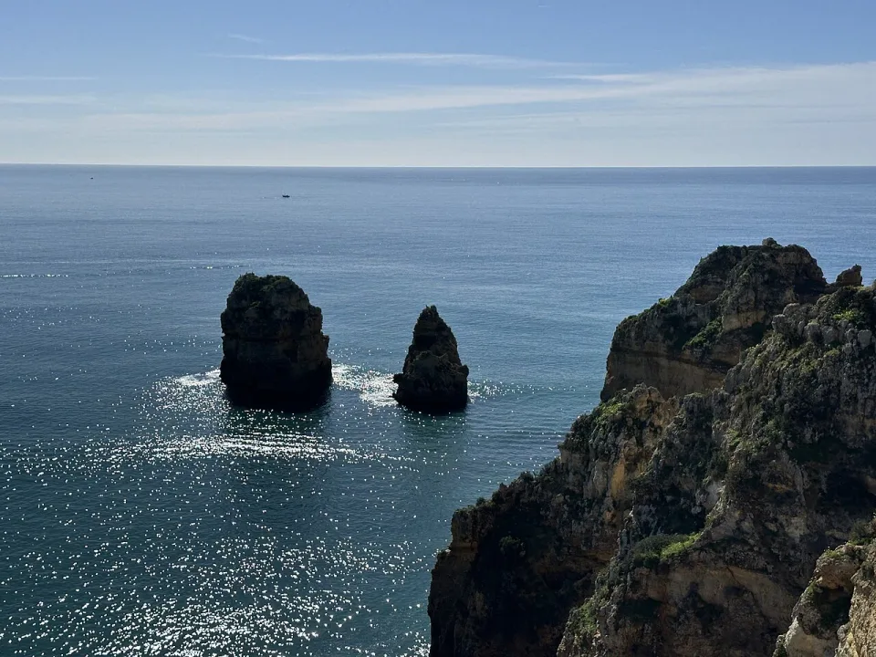 Faro — Sergei Gussev / Wikimedia Commons / CC BY 2.0