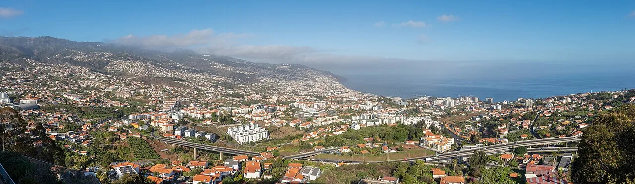 Funchal — Diego Delso / Wikimedia Commons / CC BY-SA 4.0