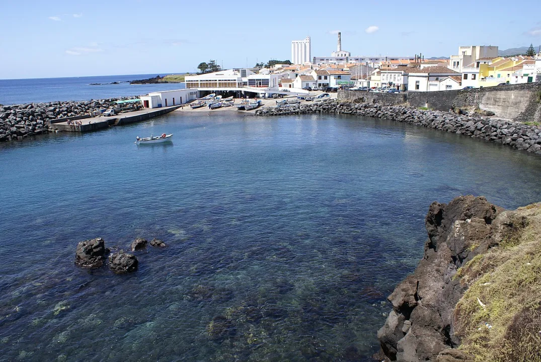 Lagoa — José Luís Ávila Silveira/Pedro Noronha e Costa / Wikimedia Commons / Public domain