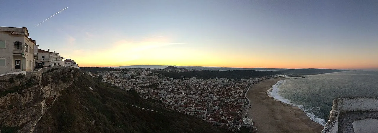Nazaré — Sergei Gussev / Wikimedia Commons / CC BY 2.0