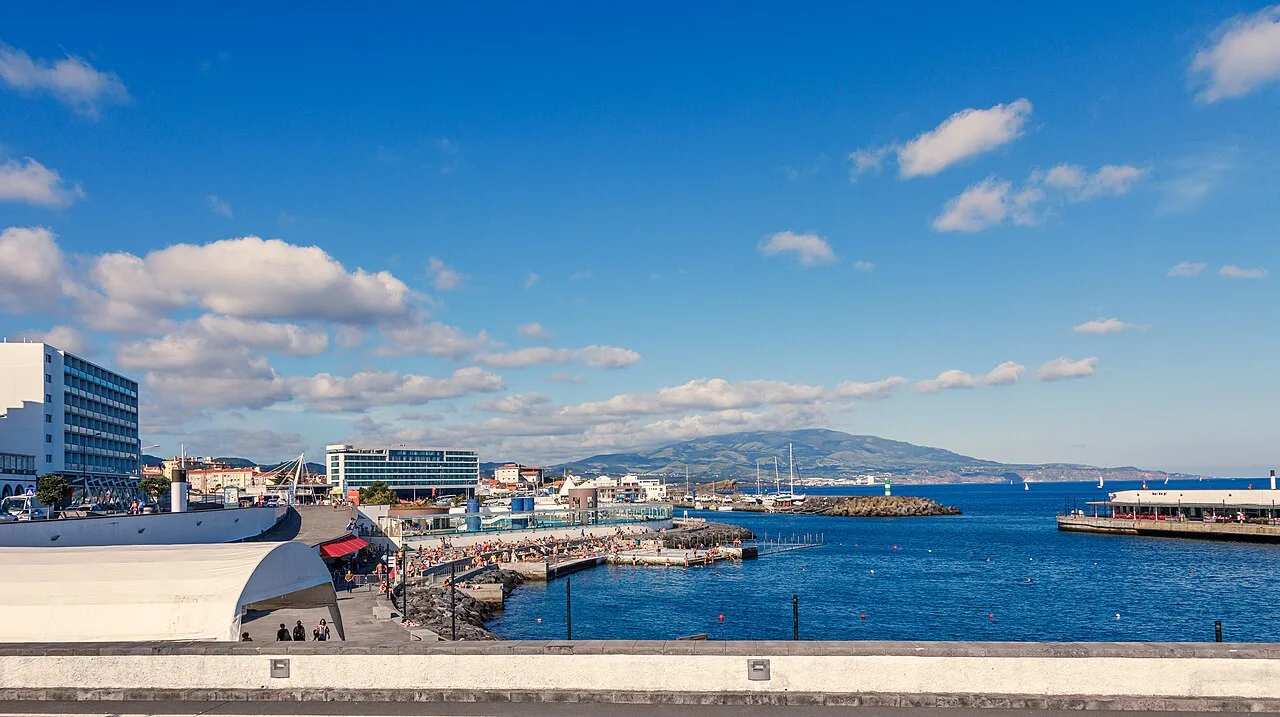 Ponta Delgada — Bo Mertz / Wikimedia Commons / CC BY-SA 2.0