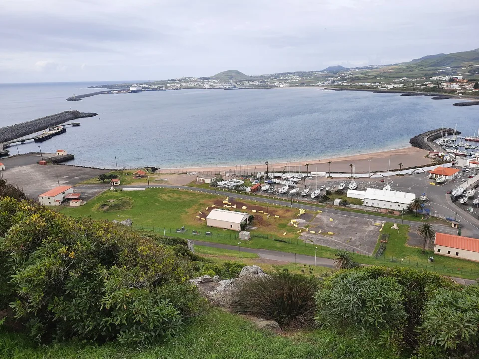 Praia da Vitória — Bybbisch94, Christian Gebhardt / Wikimedia Commons / CC BY-SA 4.0