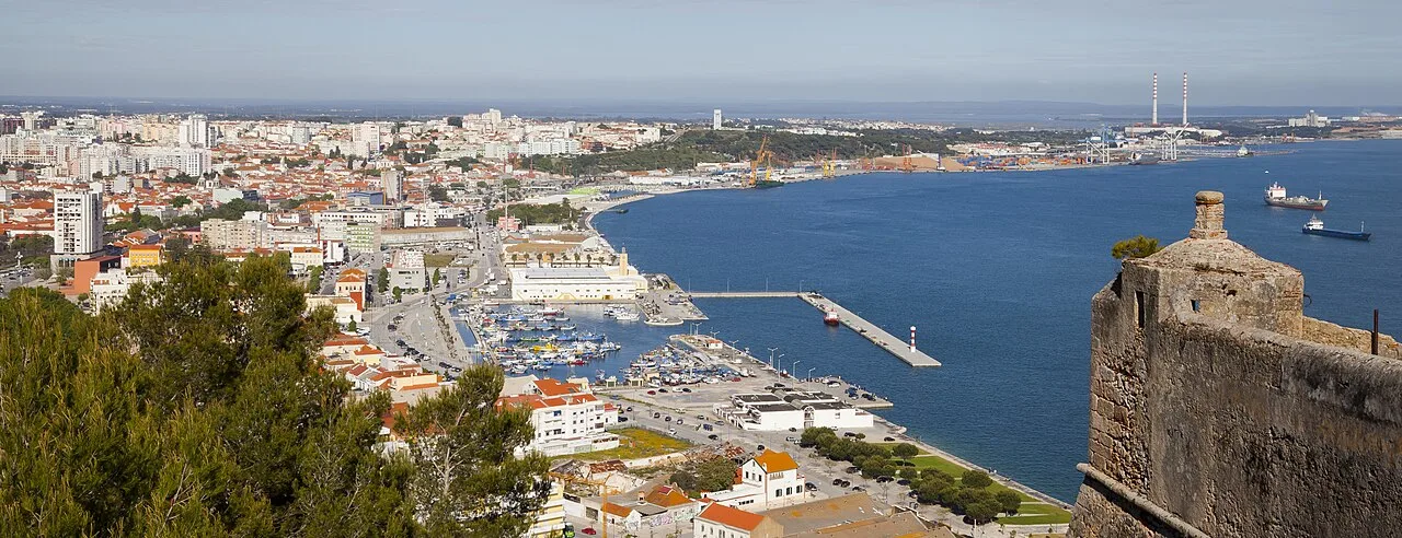 Setúbal — Diego Delso / Wikimedia Commons / CC BY-SA 3.0