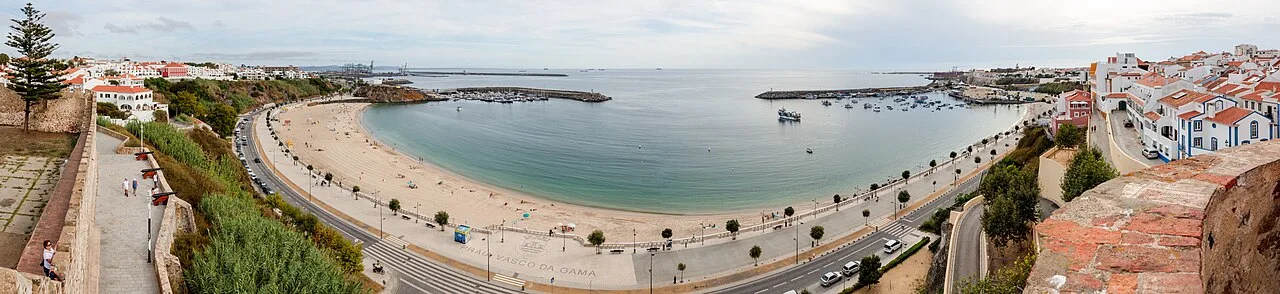 Sines — Diego Delso / Wikimedia Commons / CC BY-SA 4.0