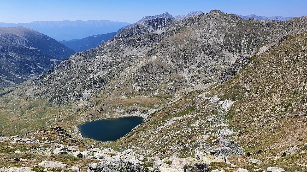 Estany d'Engaït — Simonjoan / Wikimedia Commons / CC BY-SA 4.0