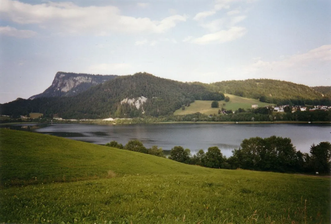 Lac Brenet — Wolvus at de.wikipedia / Wikimedia Commons / CC BY-SA 2.5