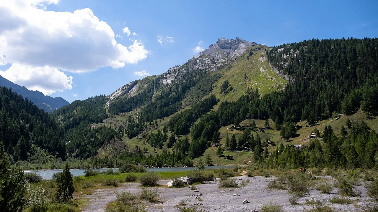 Lac de Derborence — Christian David / Wikimedia Commons / CC BY-SA 4.0