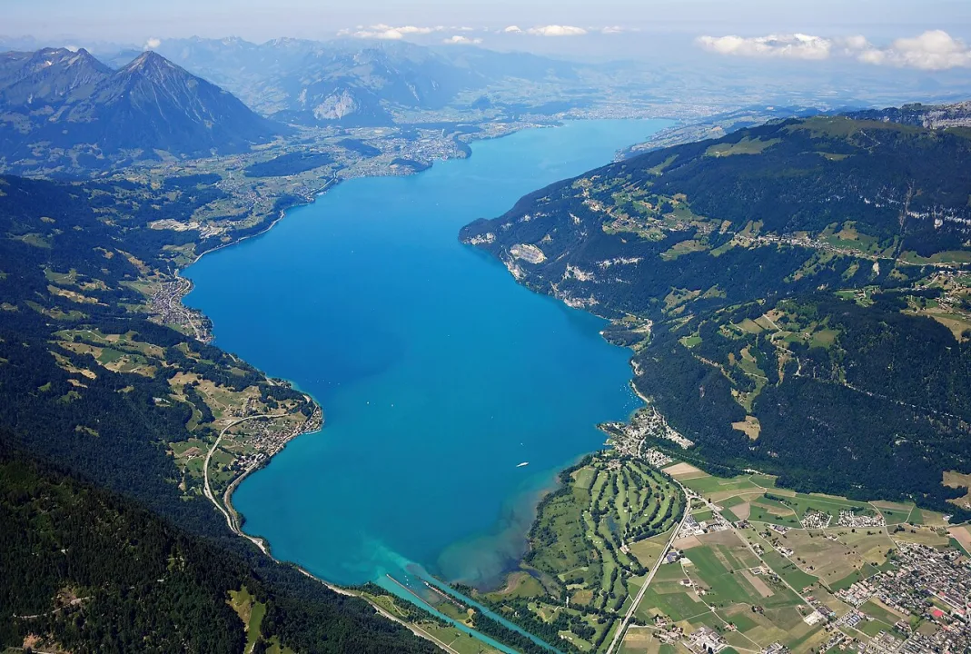 Thunersee — Carsten Steger / Wikimedia Commons / CC BY-SA 4.0