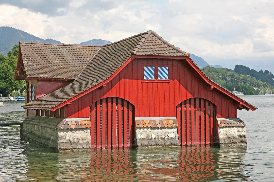 Vierwaldstättersee — W. Bulach / Wikimedia Commons / CC BY-SA 4.0