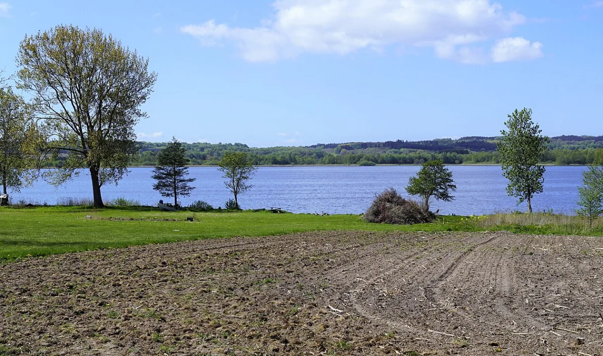 Arreskov Sø — Nils Jepsen /user:Nico / Wikimedia Commons / CC BY-SA 4.0