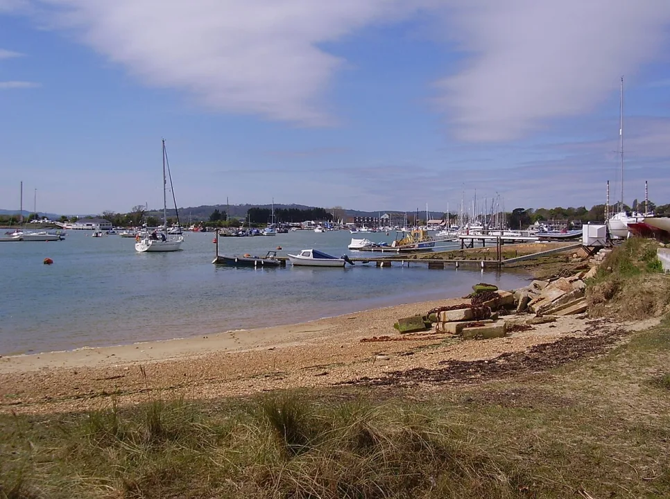 Bembridge Harbour — Mypix / Wikimedia Commons / CC BY-SA 4.0