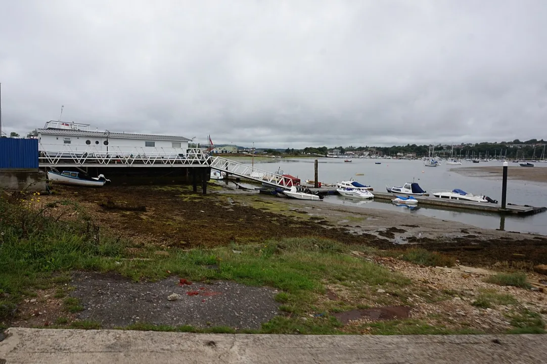 Bembridge Harbour — Ian S  / Wikimedia Commons / CC BY-SA 2.0