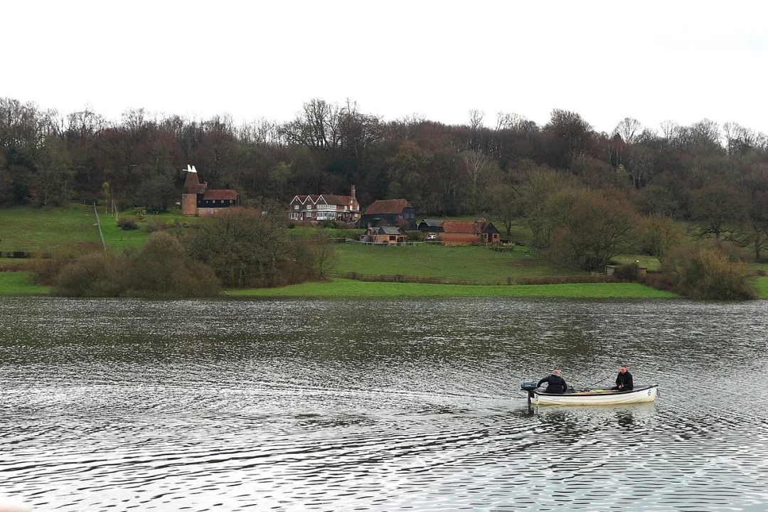 Bewl Water — Oast House Archive  / Wikimedia Commons / CC BY-SA 2.0