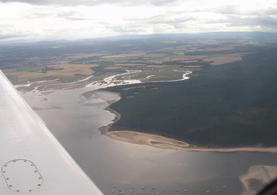 Findhorn Bay — W. L. Tarbert / Wikimedia Commons / CC BY-SA 3.0