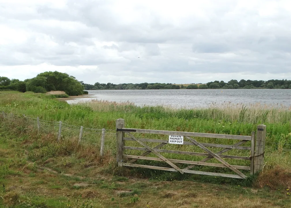 Hornsea Mere — Neil Theasby  / Wikimedia Commons / CC BY-SA 2.0