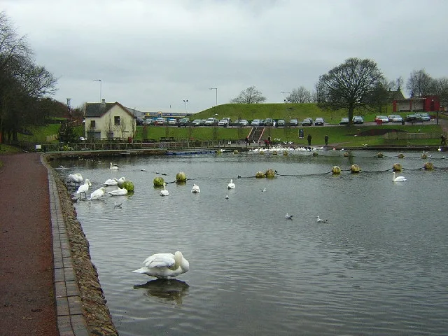 Lanark Loch — Iain Thompson / Wikimedia Commons / CC BY-SA 2.0