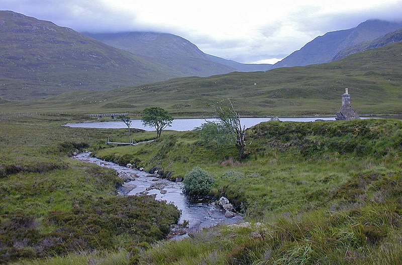 Loch a' Bhraoin — Nigel Brown  / Wikimedia Commons / CC BY-SA 2.0