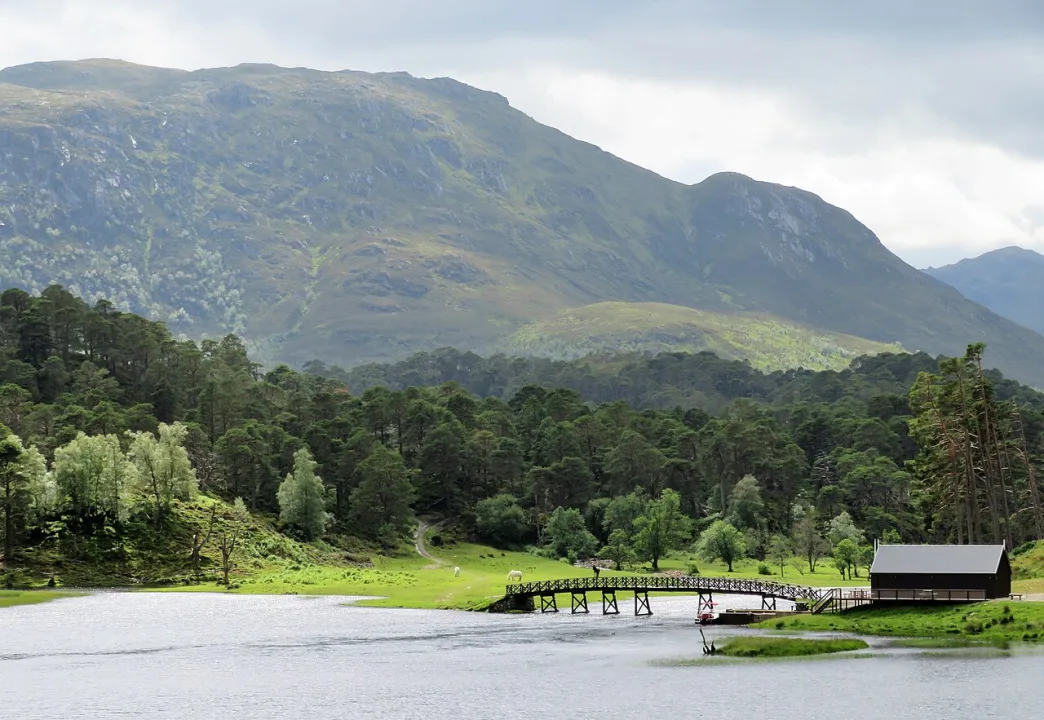 Loch Affric — Gordon Hatton  / Wikimedia Commons / CC BY-SA 2.0
