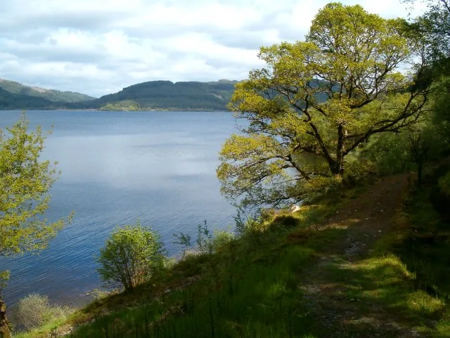 Loch Avich — Patrick Mackie / Wikimedia Commons / CC BY-SA 2.0