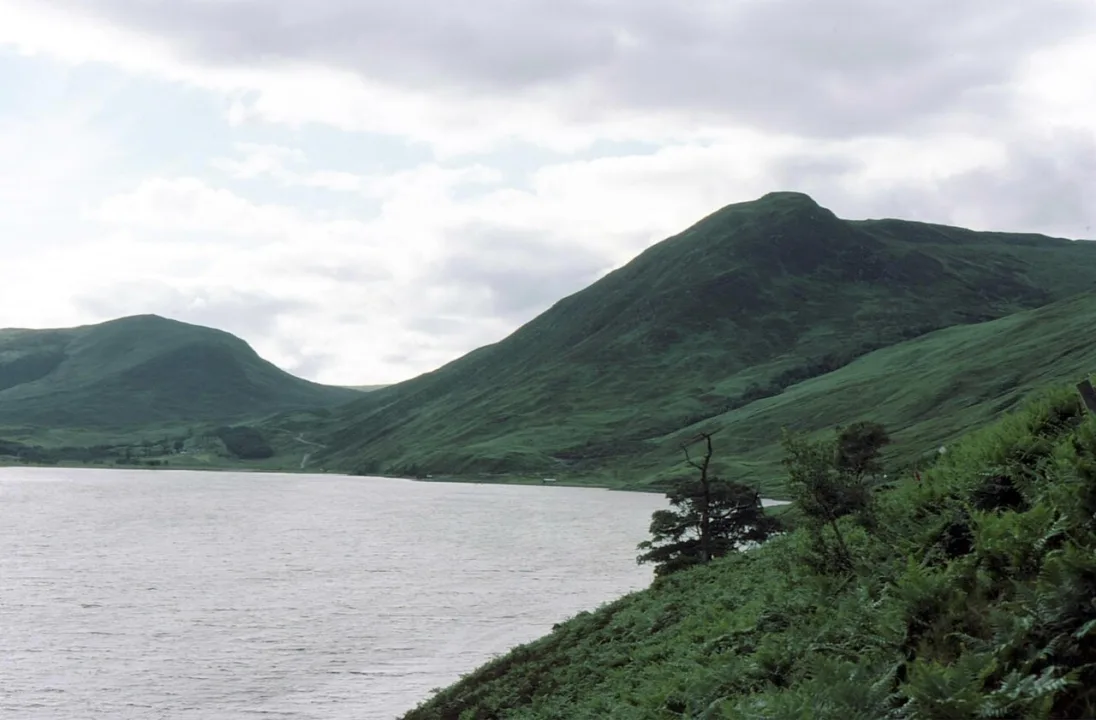 Loch Beannacharain — Russel Wills  / Wikimedia Commons / CC BY-SA 2.0