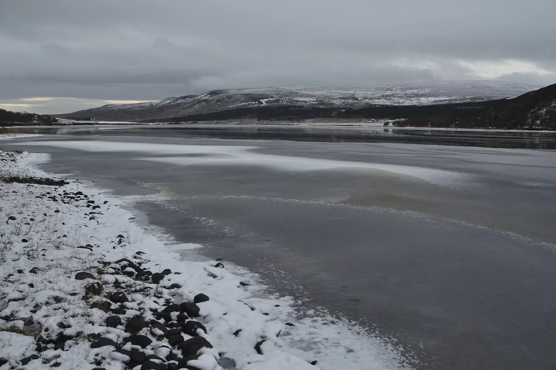 Loch Brora — Andrew Tryon  / Wikimedia Commons / CC BY-SA 2.0