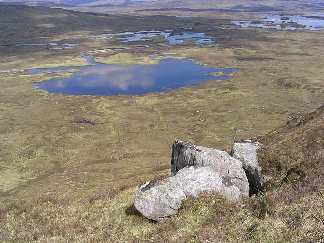 Loch Buidhe — Walter Baxter / Wikimedia Commons / CC BY-SA 2.0