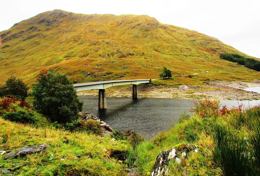 Loch Cuaich — Bill Kasman  / Wikimedia Commons / CC BY-SA 2.0