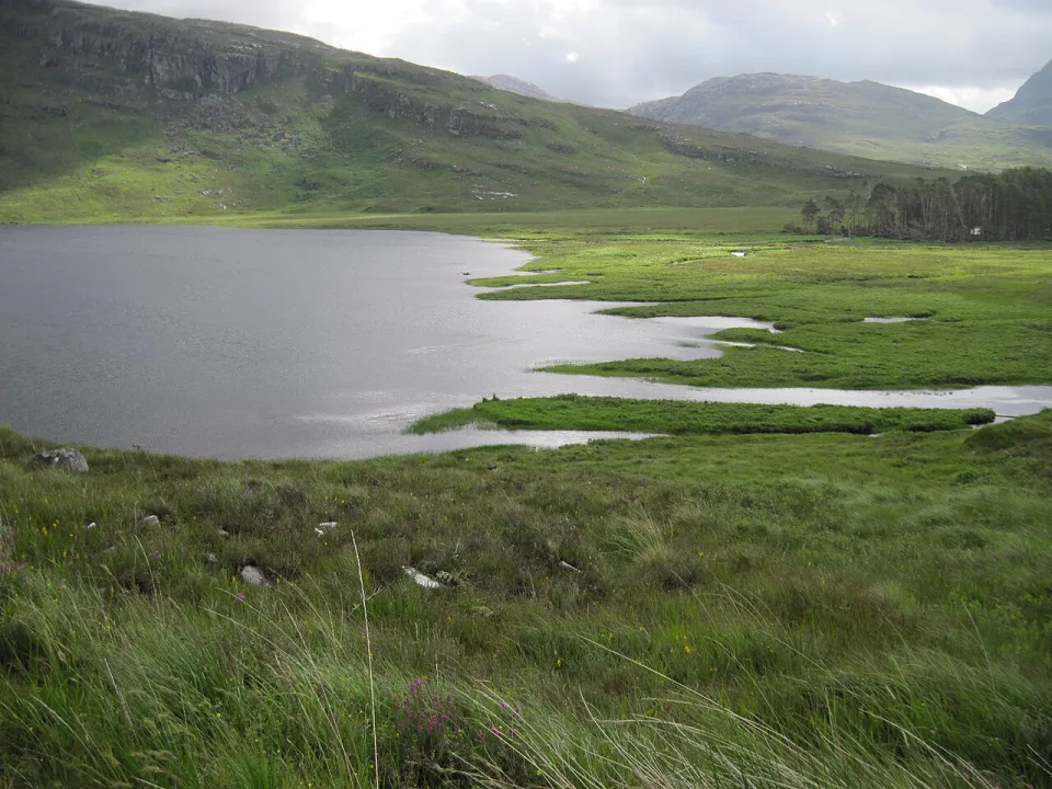 Loch Damh — Chris Wimbush  / Wikimedia Commons / CC BY-SA 2.0