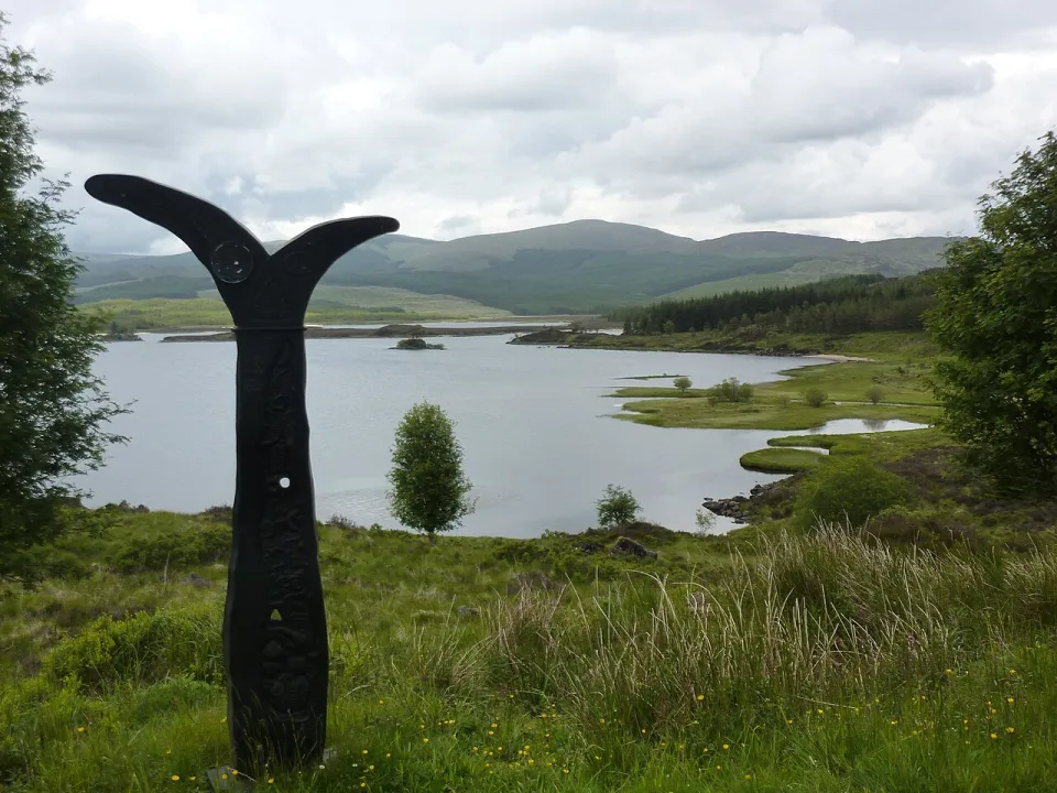 Loch Dee — Andrew Bowden from London, United Kingdon / Wikimedia Commons / CC BY-SA 2.0