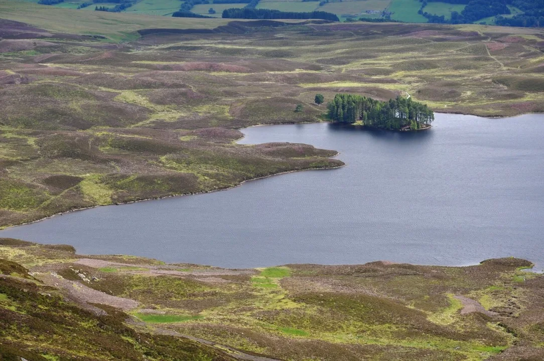 Loch Derculich — Vincent van Zeijst / Wikimedia Commons / CC BY-SA 3.0
