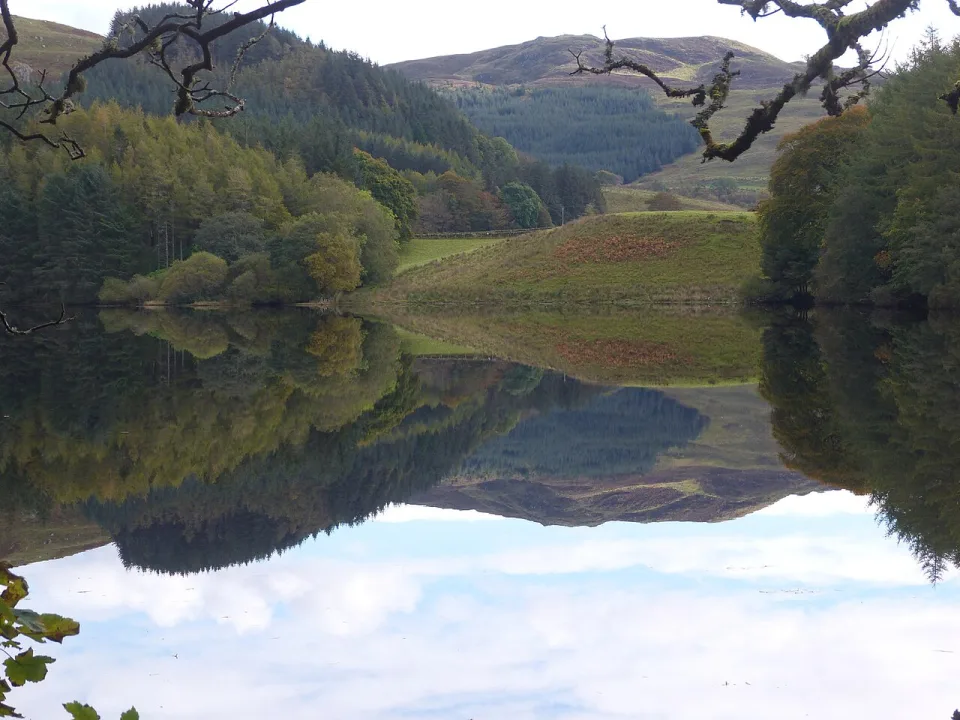 Loch Ederline — sylvia duckworth  / Wikimedia Commons / CC BY-SA 2.0