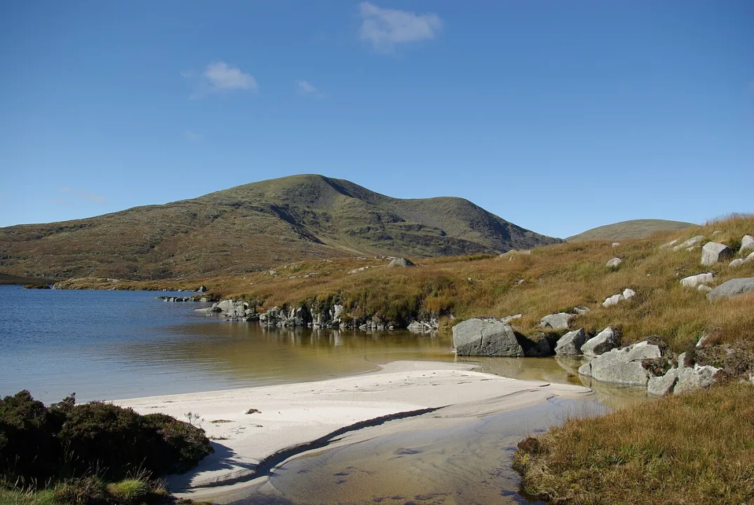 Loch Enoch — Leslie Barrie  / Wikimedia Commons / CC BY-SA 2.0