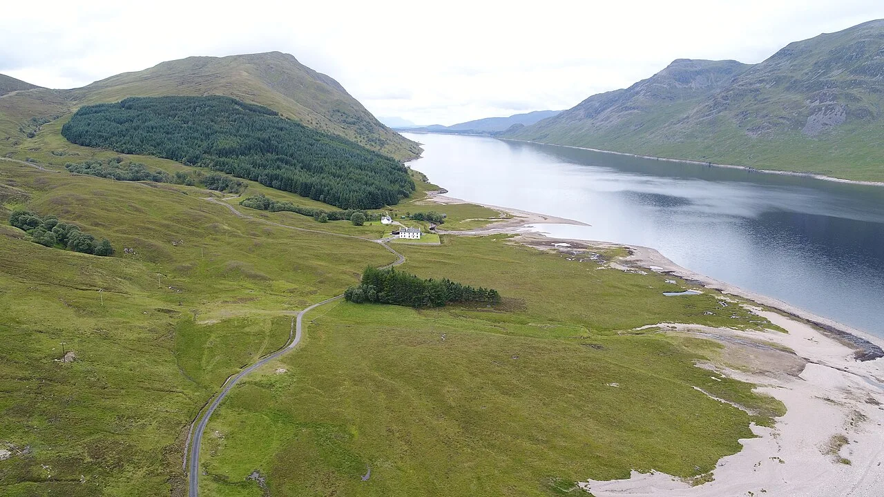 Loch Ericht — Matt Quinn  / Wikimedia Commons / CC BY-SA 2.0