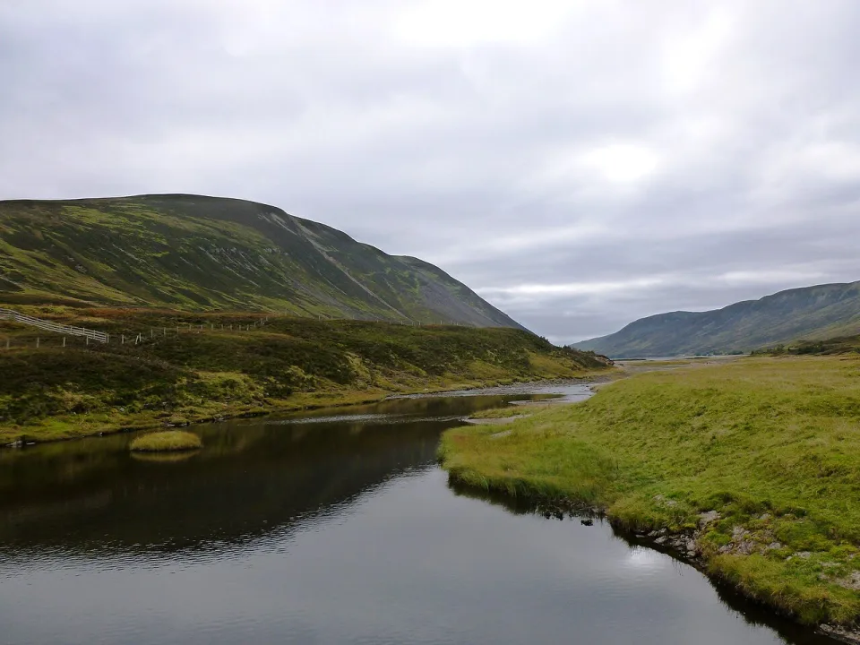 Loch Garry — Alan O'Dowd  / Wikimedia Commons / CC BY-SA 2.0
