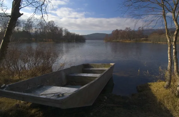 Loch Kinord — phil smith / Wikimedia Commons / CC BY-SA 2.0